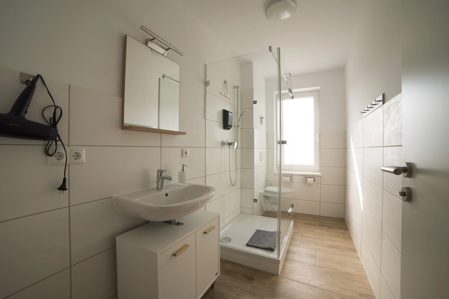 Phuong Loan Nguyen – Ferienwohnung vermietung – Badezimmer
