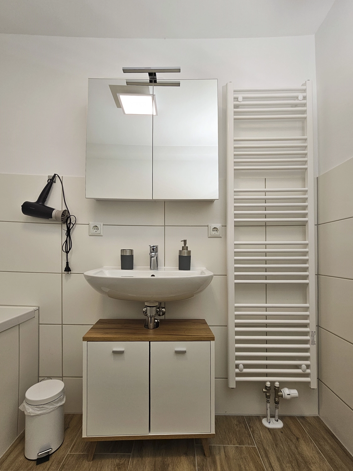 Phuong Loan Nguyen – Ferienwohnung vermietung – Badezimmer